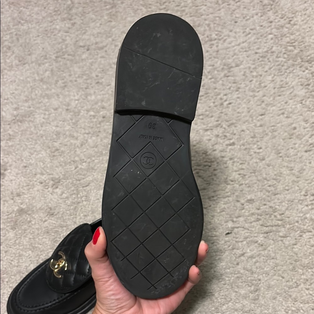 CC Boutique Black Quilted Leather Loafers with Gold Hardware - Picture 3 of 4